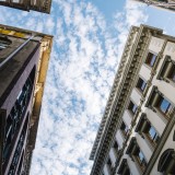El gobierno británico protege los pubs ingleses e impulsa la construcción de vivienda social