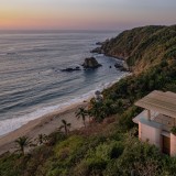 La Casa Diez Pies si trova a Mazunte, sulla costa di Oaxaca, in Messico