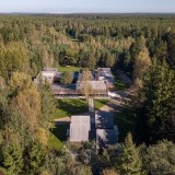 Il rifugio Sanctum si trova all'interno di una foresta a Bezdonys, in Lituania