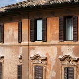 Danni alla facciata del condominio