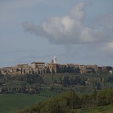 Pienza, la città ideale del Rinascimento tra vicoli del Bacio e colline da Oscar