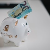 Mese senza spese: funziona davvero con l’inflazione al 4,2%?