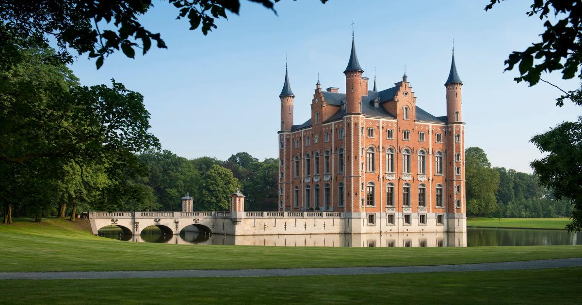 Lo storico castello belga Kasteel van Olsene in vendita per 25 milioni ...