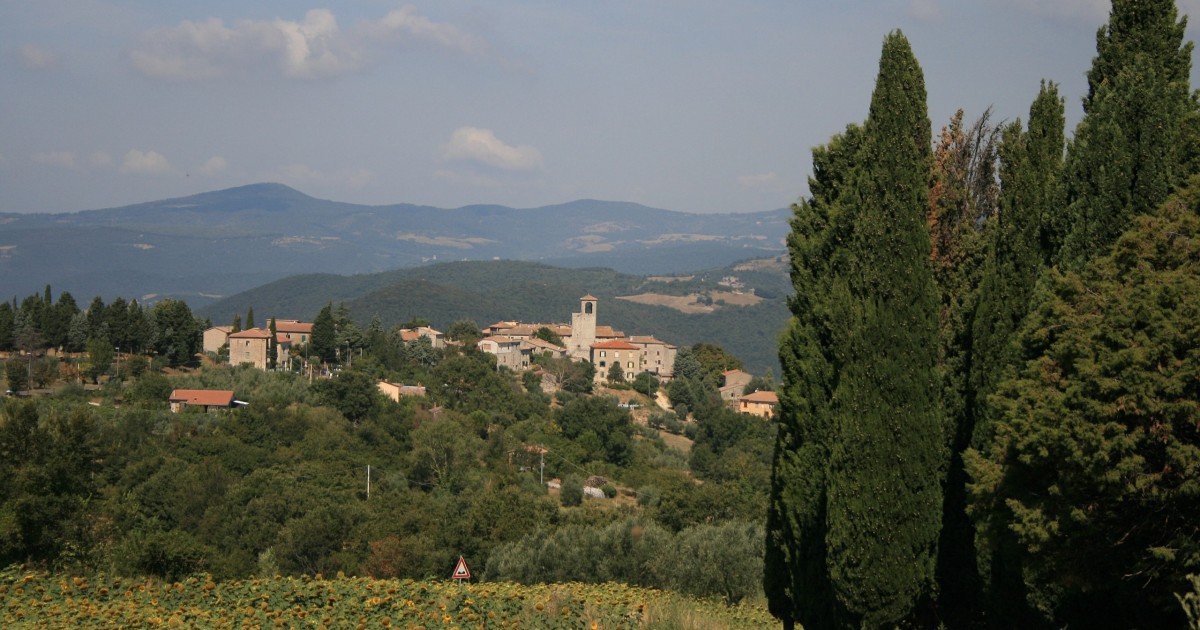 Discovering the Silent Villages: the Umbrian trail captivating hikers