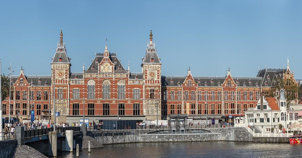 Traveling in Europe without flying: 5 destinations reachable by train from Italy
