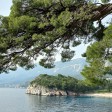 Una spiaggia di Sveti Stefan, in Montenegro