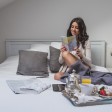 donna sul letto