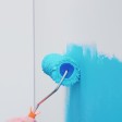 Rullo con pittura azzurro