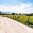 Strada sterrata privata, viale d'accesso campagna