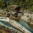 Lago di Vogorno: acqua smeraldo e sentieri per famiglie